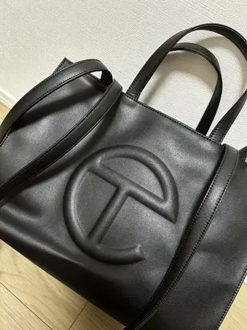 텔파르 telfar 블랙 숄더백 로고 m 사이즈