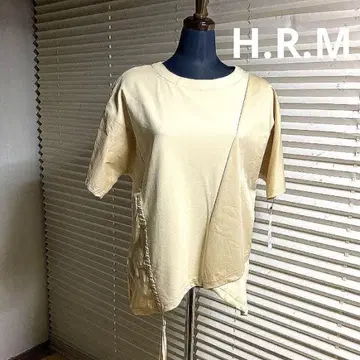 신상품! H.R.M. 이질적인 소재의 절개가 세련된 티셔츠