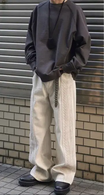 아모멘토 팬츠