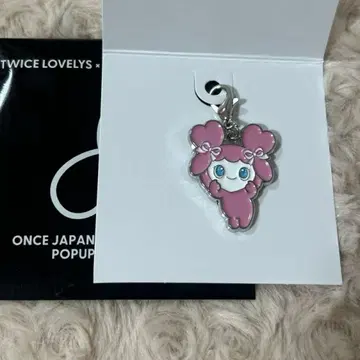 TWICE 산리오 팝업 키링 참 모블리 허벅지