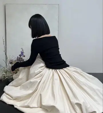 아이보리 플레어 스커트