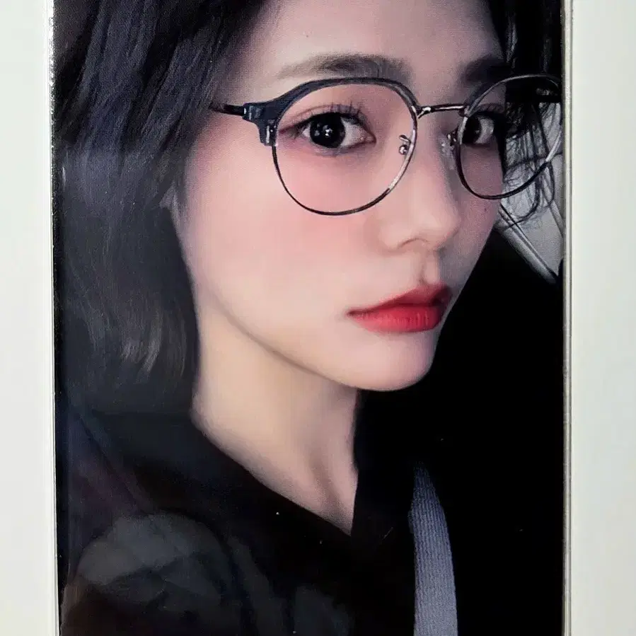 QWER | 큐더블유이알 QWER Siyeon unreleased photocard MANITO