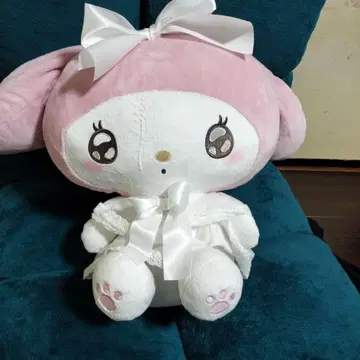 핑크 봉제 인형 화이트 드레스