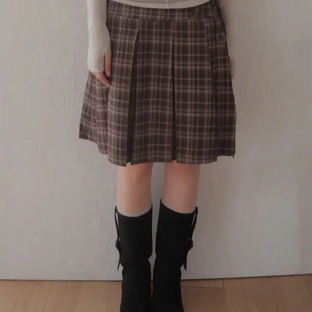 ◆NASTY FANCY CLUB◆ NF Corduroy Buckle Pleated Skirt KHAKIF FANCY CLUB | [NF] CORDUROY BUCKLE PLEATS SKIRT (KHAKI