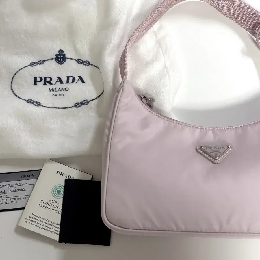 PRADA●リナイロンホボバック 1NE204 Shop 1NE204 on Bunjang Global Site - No more Korean account!