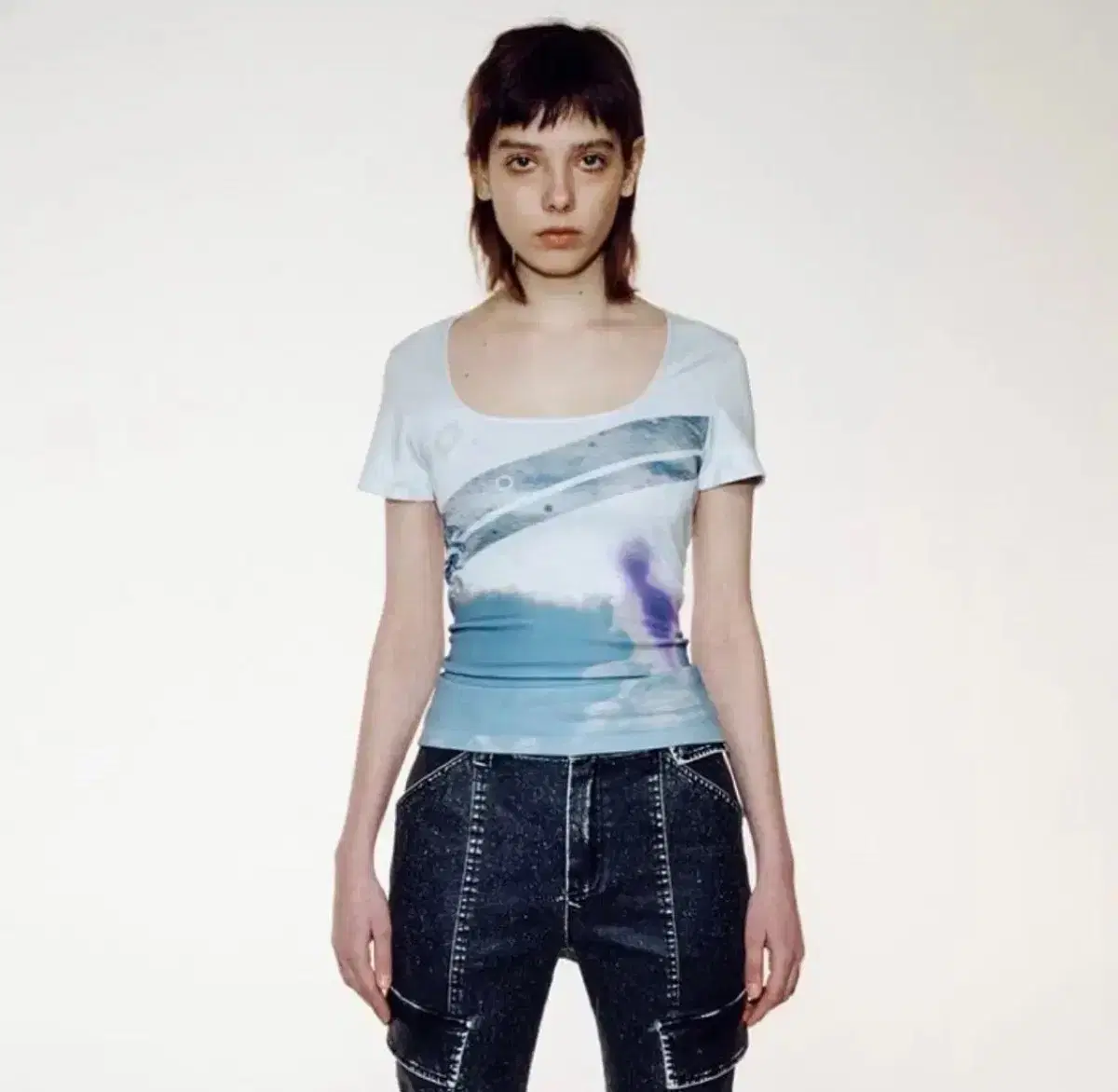 Openyy Graphic U-neck Top