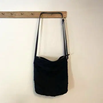 KEIKO KISHI 블랙 도트 무늬 숄더백