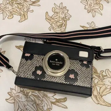 kate spade 카메라형 숄더백 블랙/핑크