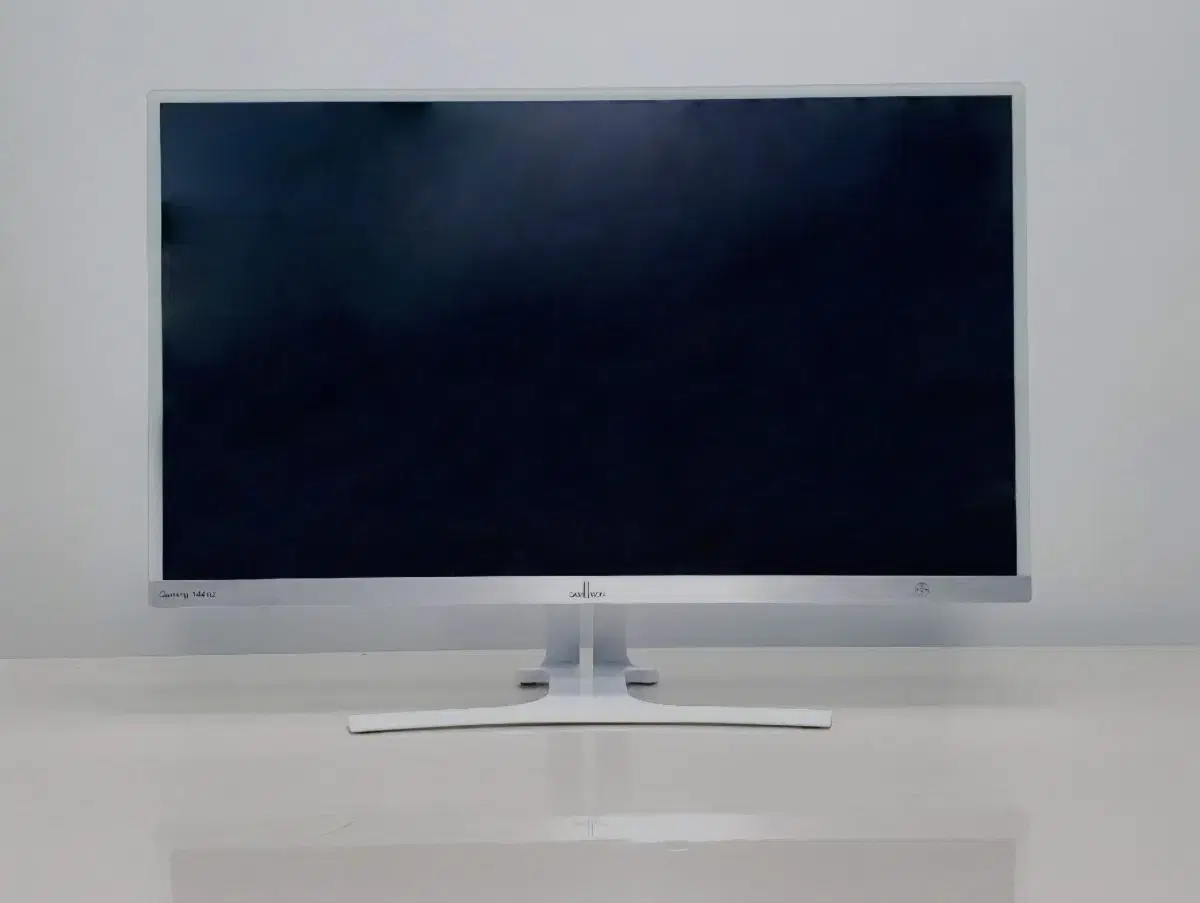 Damwon KING32G FHD 144Hz 32-inch LED White Monitor
