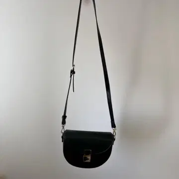 여성용 블랙 숄더백