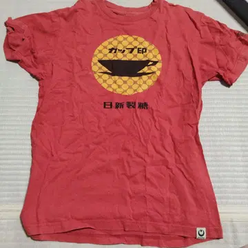 빨간색 그래픽 티셔츠 면100% 닛신 제당 유니클로