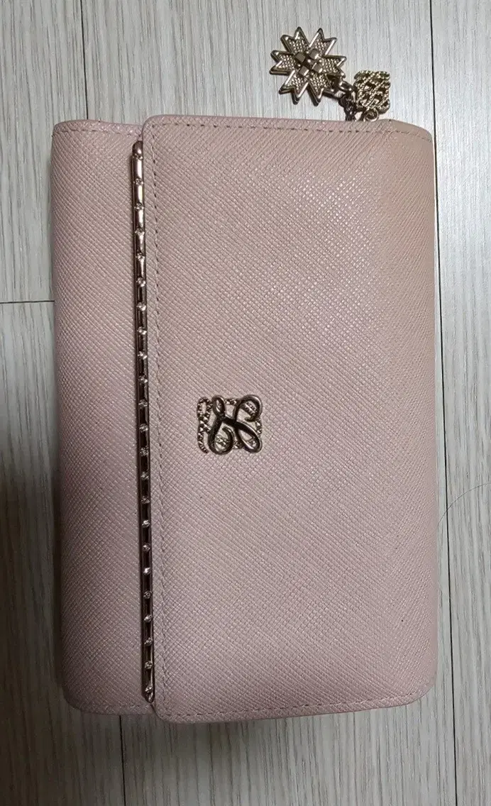 Women's Wallet Lous Quatorze Trifold vahn Wallet New