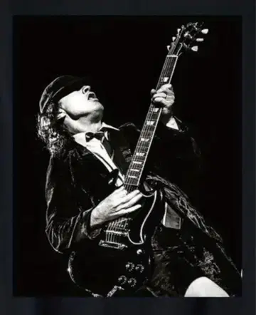 ACDC 앵거스 영 티셔츠 Angus Young AC/DC