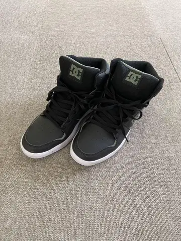DC 스니커즈 미들 컷 블랙 29cm