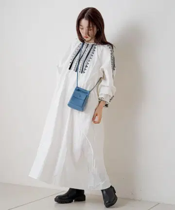 카스타네 소피아 자수 원피스