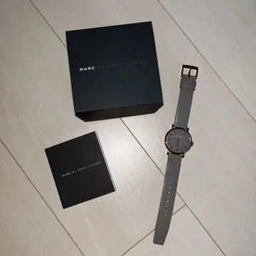 Marc Jacobs 마크 제이콥스 손목시계 그레이