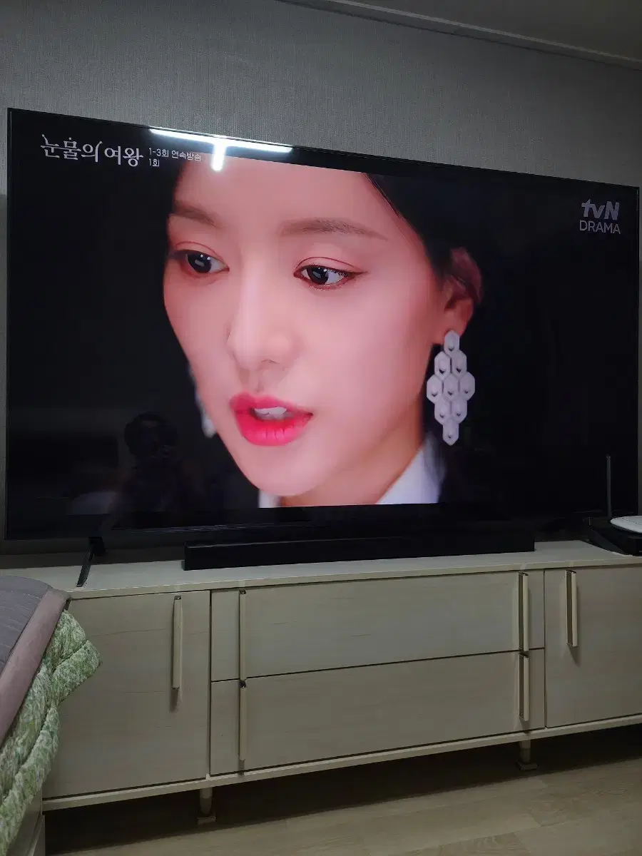 엘지75인치 나노셀 새상품급 팝니다(국내최상위버전/50시간미만)