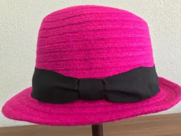 모양이 매우 예쁜 핑크 울 혼방 햇 블랙 리본 포함 여성용