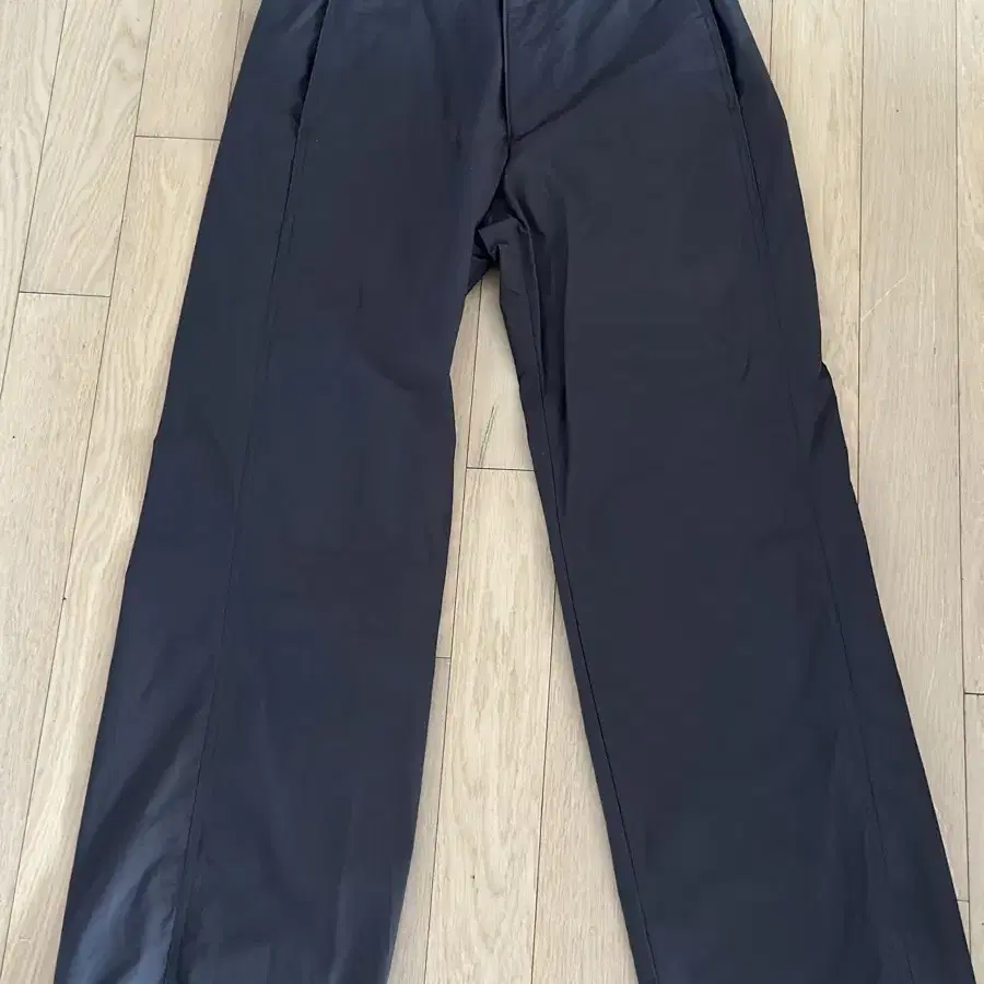 [LOW CLASSIC] / ☆ 25SS PAPER STRAIGHT-FIT PANTS / CHARCOAL Low Classic Paper Straight Fit Pants Charcoal S on Bunjang