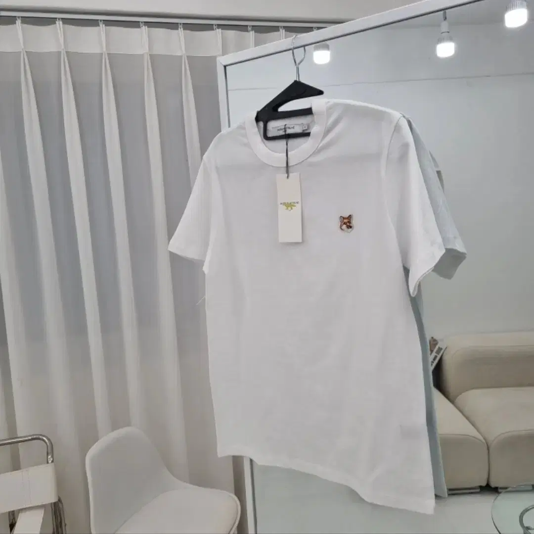 최저가 메종 반팔티셔츠 새상품