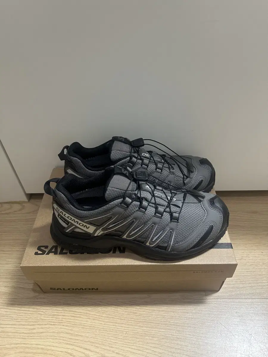 살로몬 xa pro 3d (블랙 실버 클라우드)
