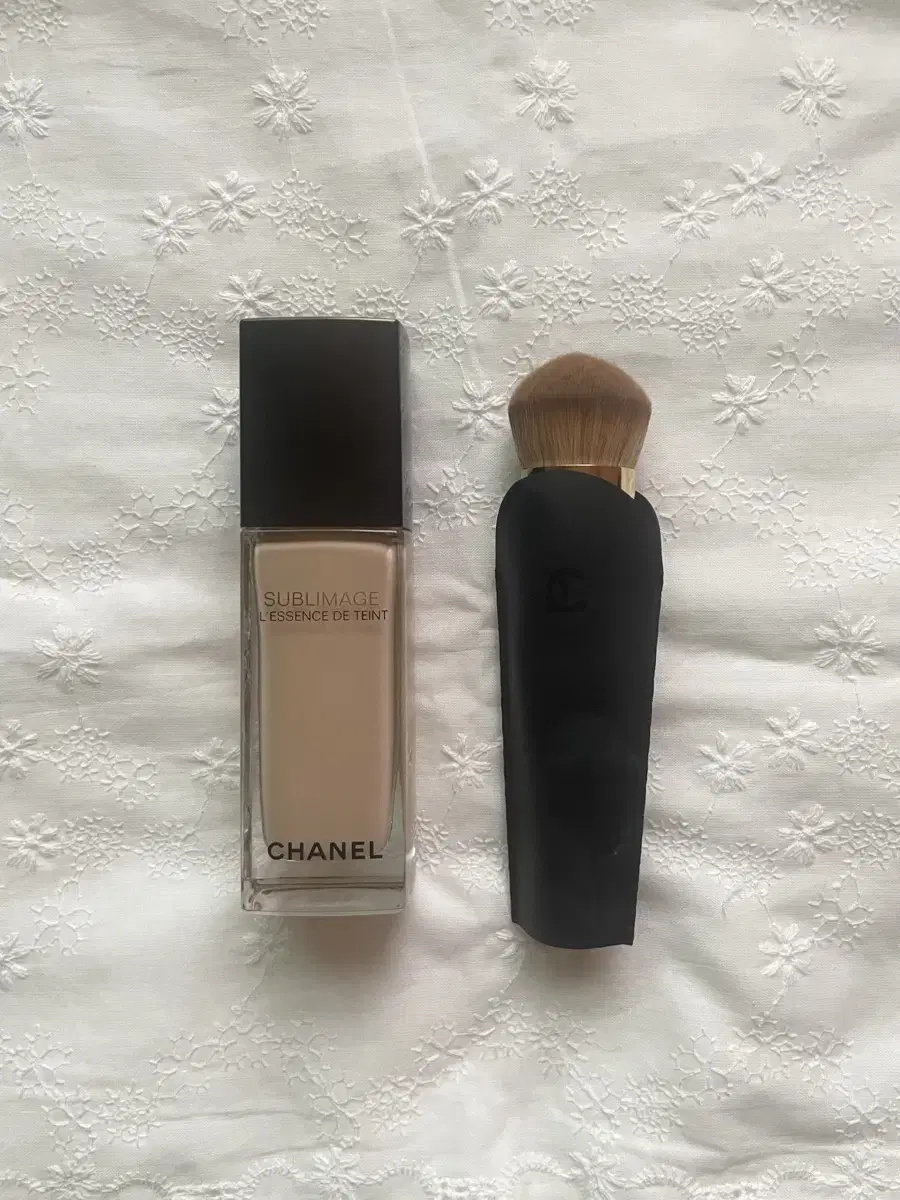Chanel Sublimage L'Essence de Teint [B20]