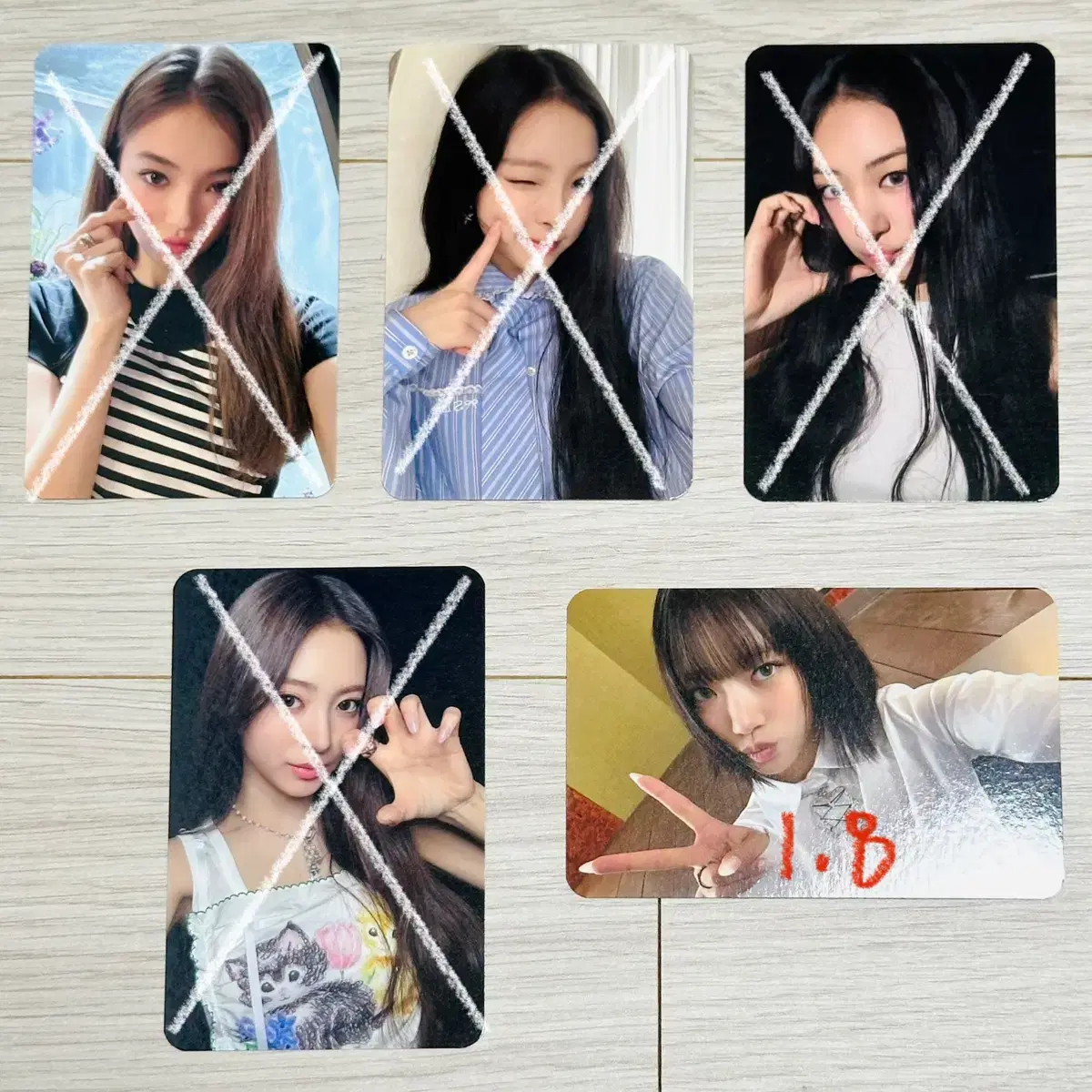 MEOVV Who's fan Lucky Draw Suin photocard poca wts
