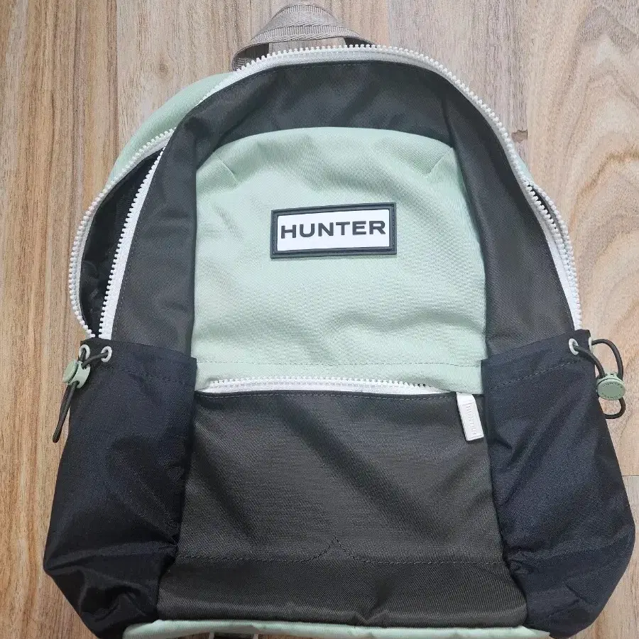 Hunter Patchwork Mini Backpack Mint Color on Bunjang Global  display picture 3
