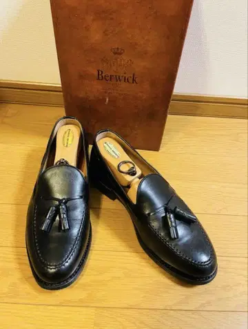 Berwick 블랙 태슬 로퍼 5260BCDA