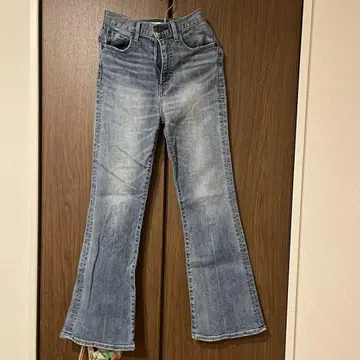MOUSSY 부츠 컷 데님 라이트 블루