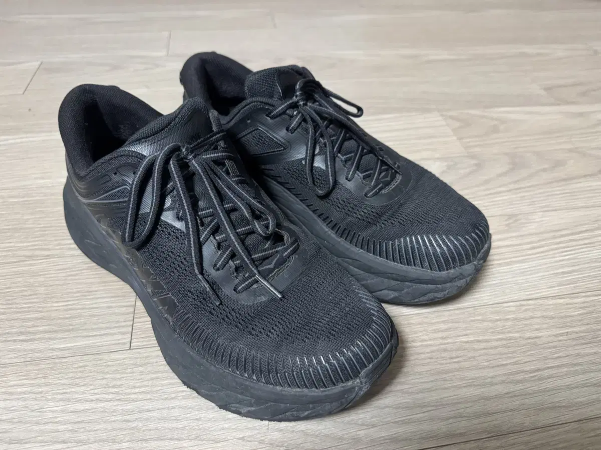 Hoka One One Bondi 7