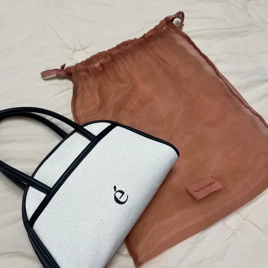 【ARCHIVEPKE】Mini bowling bag (Deep Sleep) MUSINSA | Archivépke Mini bowling bag(Deep sleep)_OVBLX24001BLK