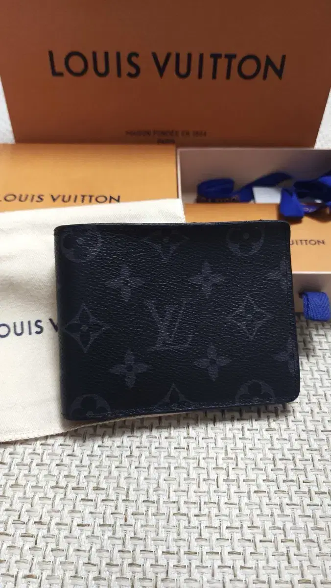 [OS/Full Set] Louis Vuitton Eclipse Multiple Wallet vahn Wallet