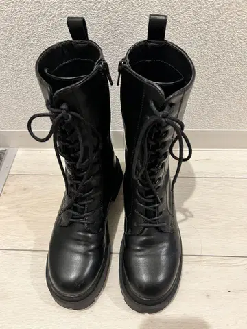 헤더 레이스업 부츠