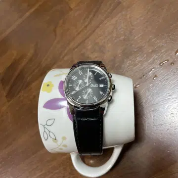 새상품급 D&G 크로노그래프 손목시계 블랙