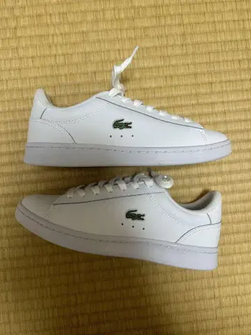 라코스테 화이트 스니커즈 UK3.5(23cm)