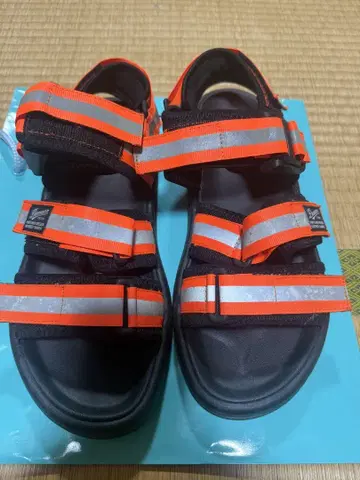 Danner 반사 스트랩 스포츠 샌들
