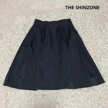 THE SHINZONE 나일론 타프타 턱 플레어 스커트 A 라인 네이비