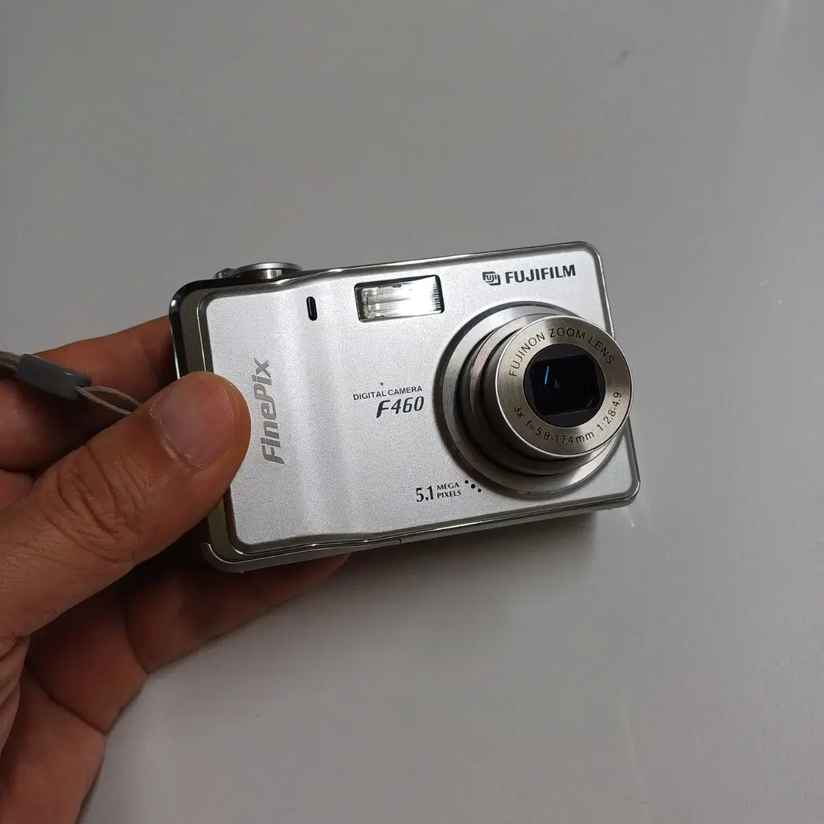 Fuji Film FinePix F460 Vintage Digital Camera