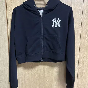 M 새상품 MLB NY 양키스 체인 자수 크롭 길이 지퍼 후드티