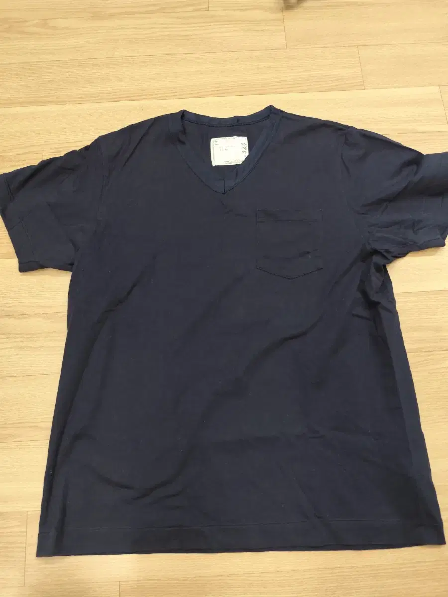 Sacai qpro Color Blocked Neckline T-shirt Dark Navy Size 3
