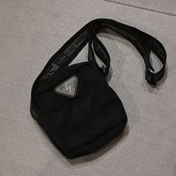 계속 한밤중이면 좋을 텐데 숄더백 팩토리