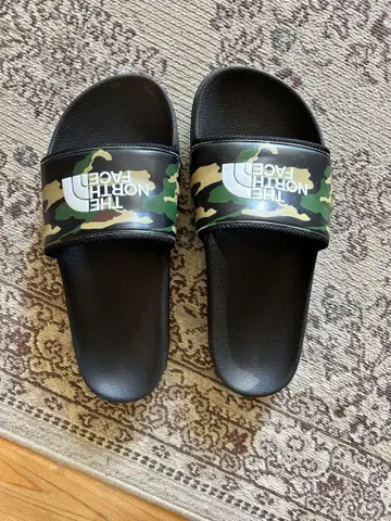 THE NORTH FACE 카모플라쥬 슬라이드 샌들