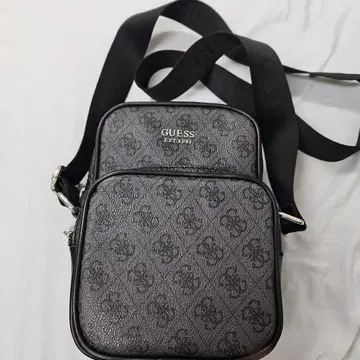 GUESS 블랙 숄더백