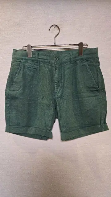 그린 숏 팬츠 밑단 접어 올리기