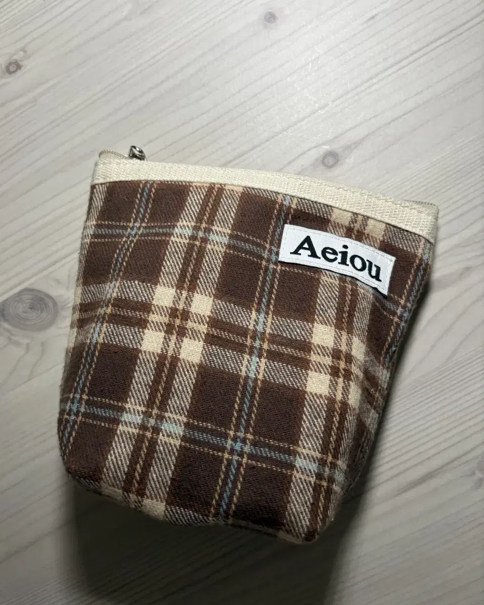 택포 아에이오우 Aeiou (Msize)Tartan Check Brown