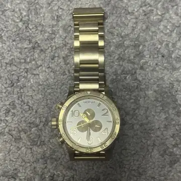 닉슨 NIXON 51-30 CHRONO 손목시계 시리즈 골드