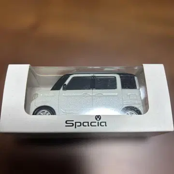 스즈키 스파시아 미니카 화이트/블랙