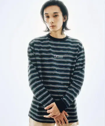For The Weekend 보더 롱 T