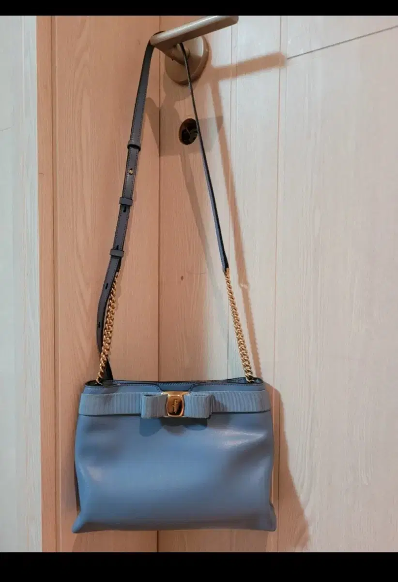 Ferragamo Cross